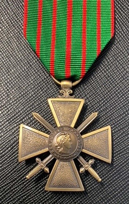 France - Croix de Guerre 1914-18 Miniature Medal